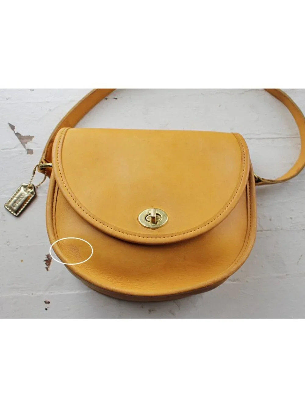 Coach Vintage - Watson Crossbody Bag 9981 in Yellow, Rare Color - USA 1990s
